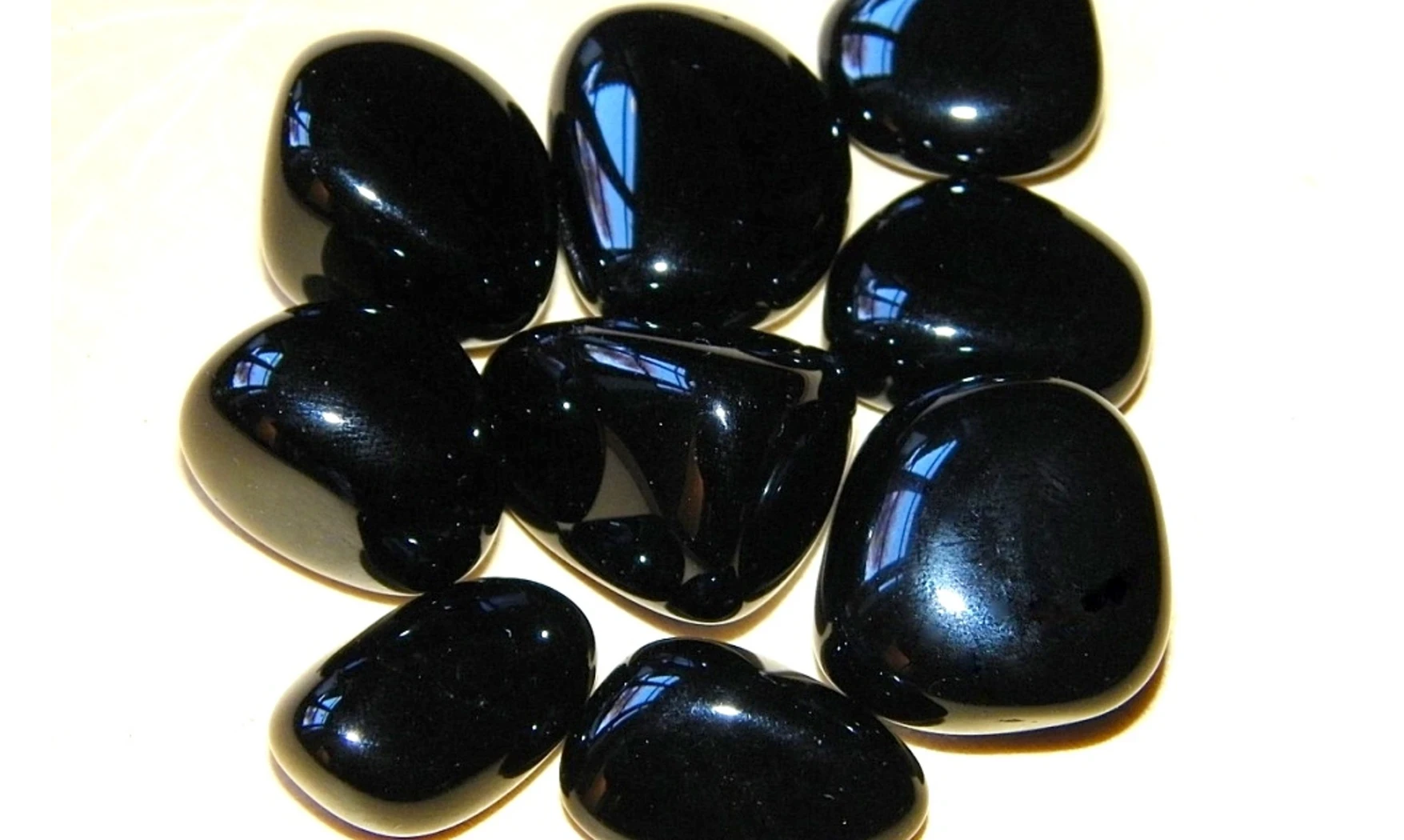Obsidienne Noire pierre roulée