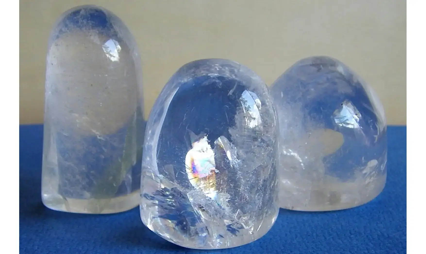 Cristal de roche Pierre Bloc poli