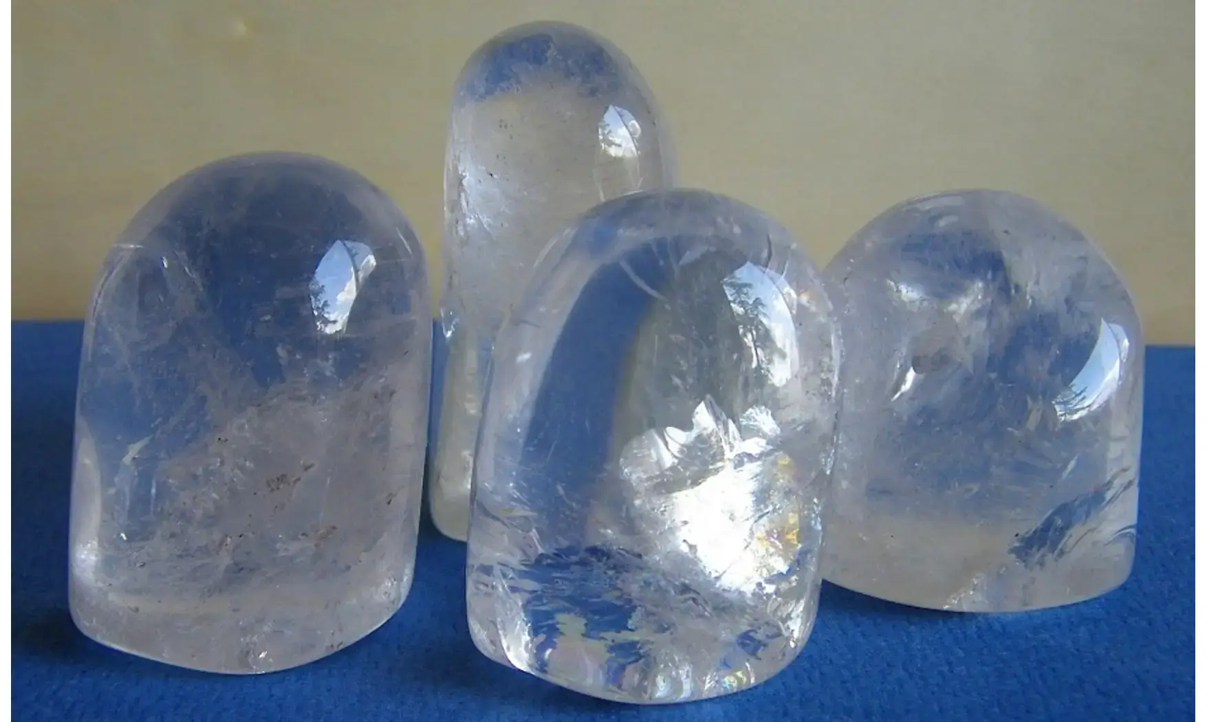 Cristal de roche Pierre Bloc poli