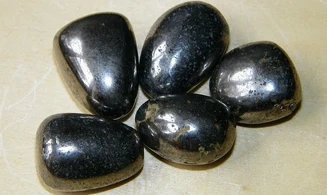 Pyrite pierre roulée