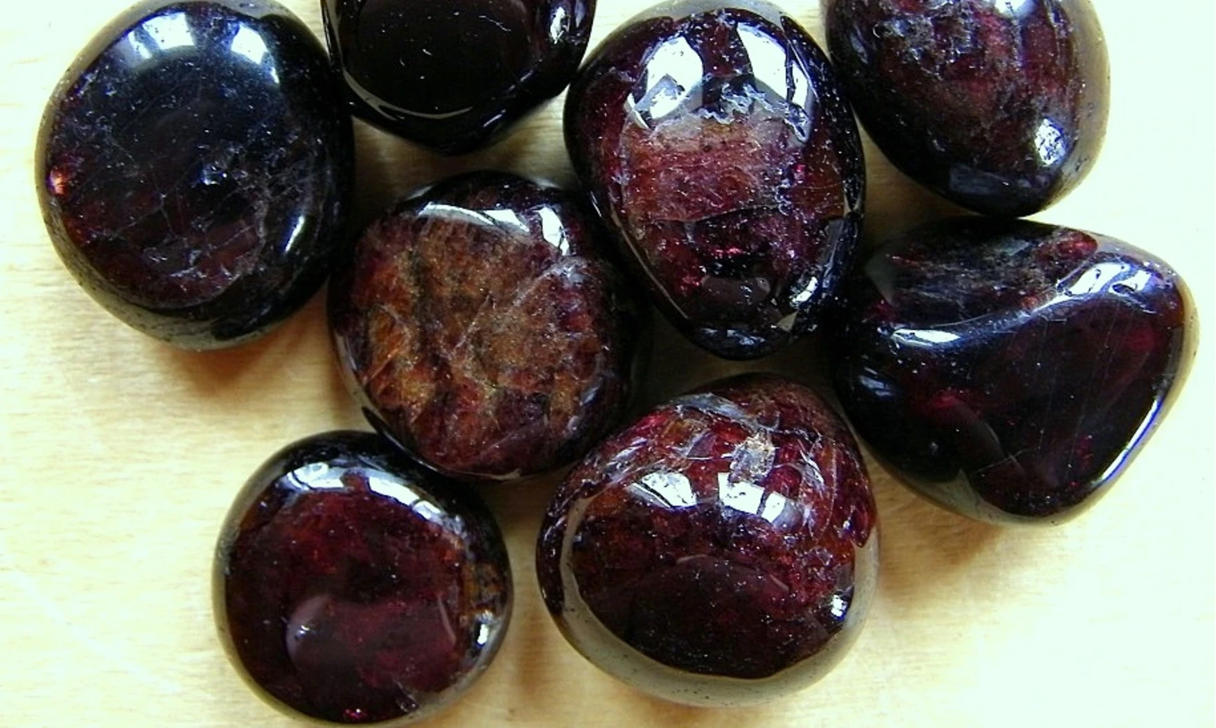 Garnet Tumbled Stone