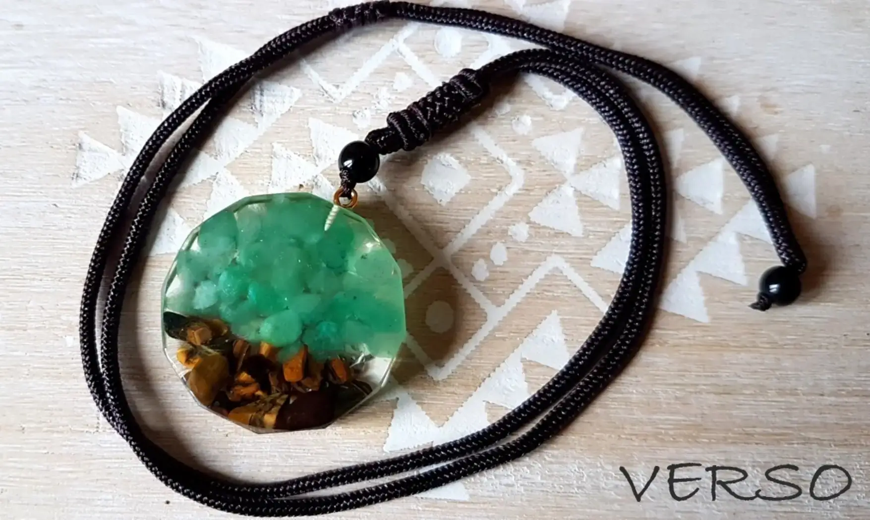 Oeil de Tigre Pendentif Orgonite