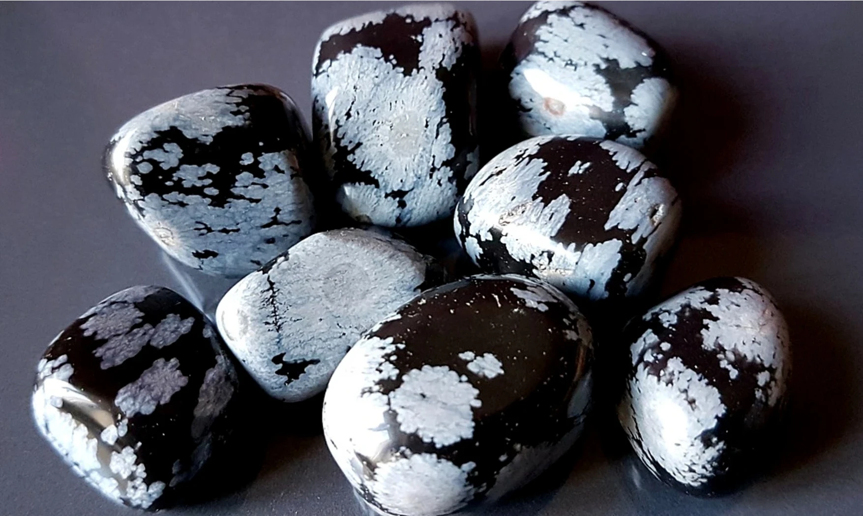 Obsidienne neige pierre roulée