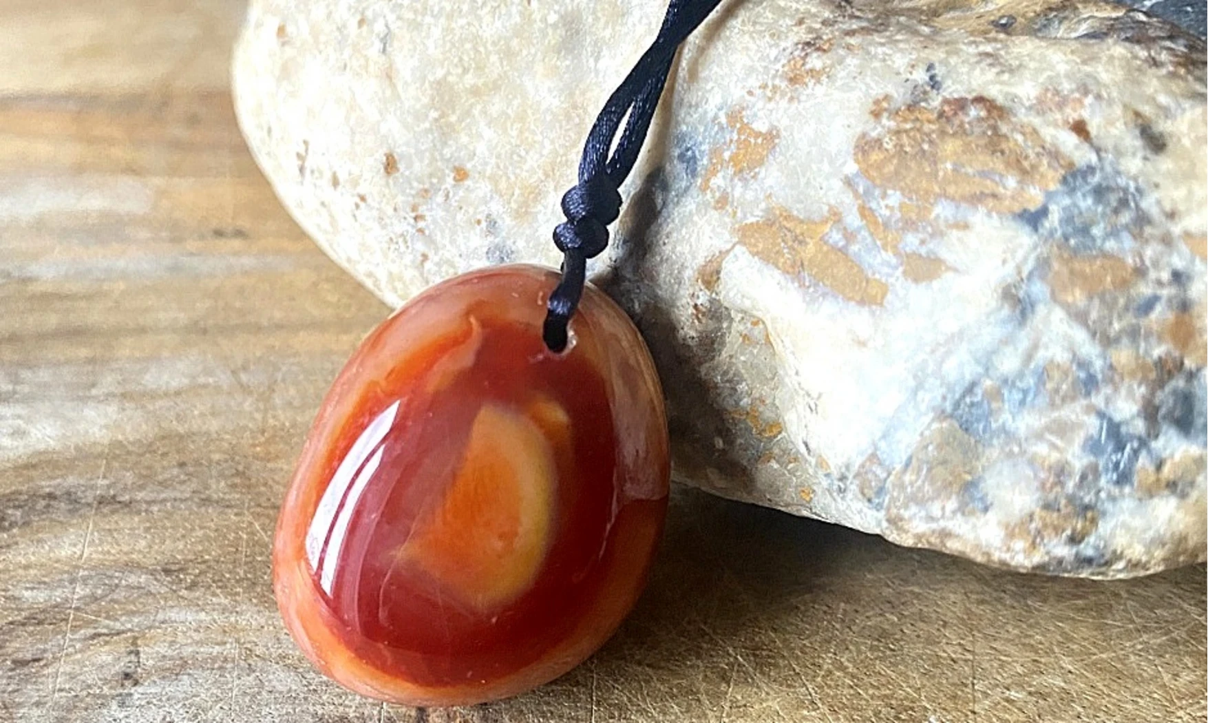 Cornaline pierre percée C pendentif