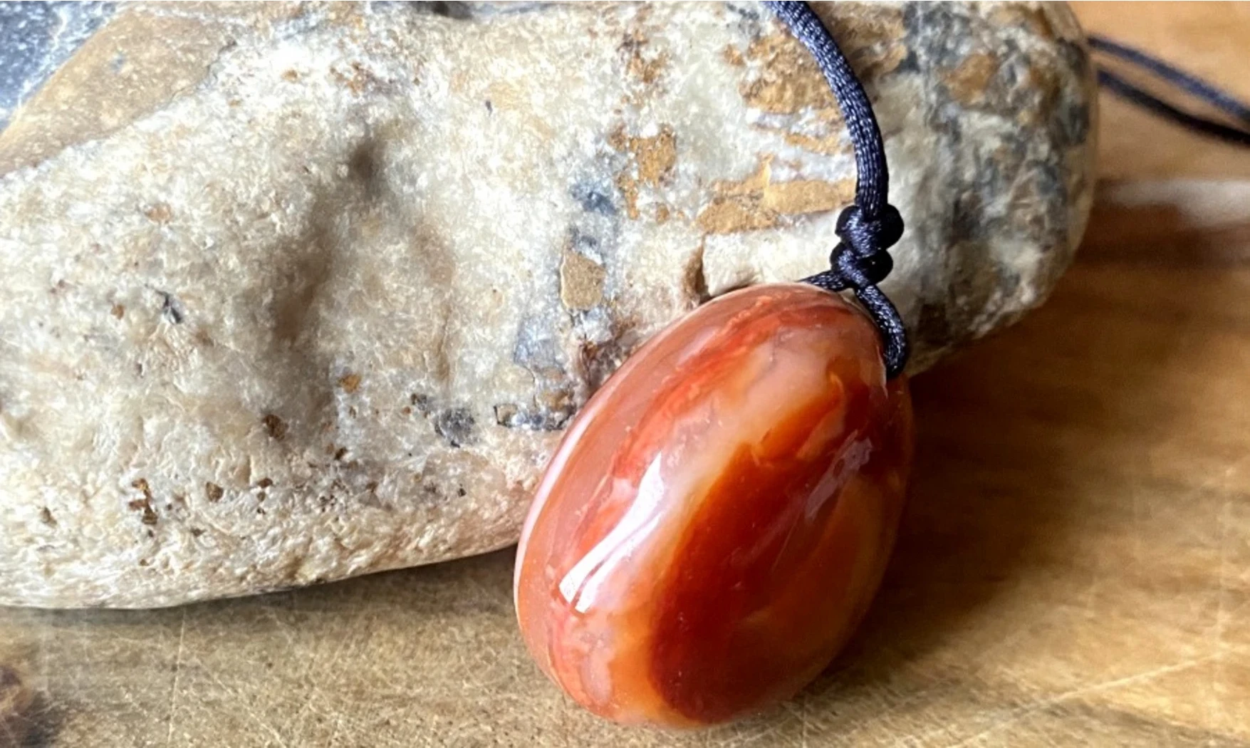 Cornaline pierre percée C pendentif