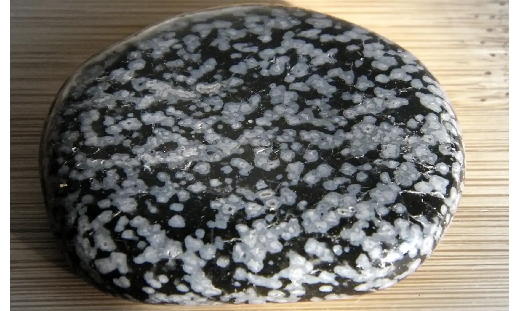 Obsidian Snowflake Palm Stone
