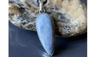 Kyanite & 925 Silver plated pendant