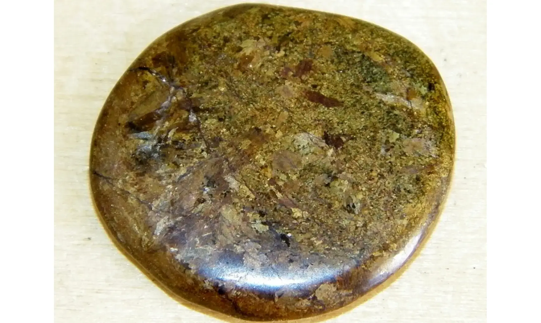 Bronzite Galet pierre plate
