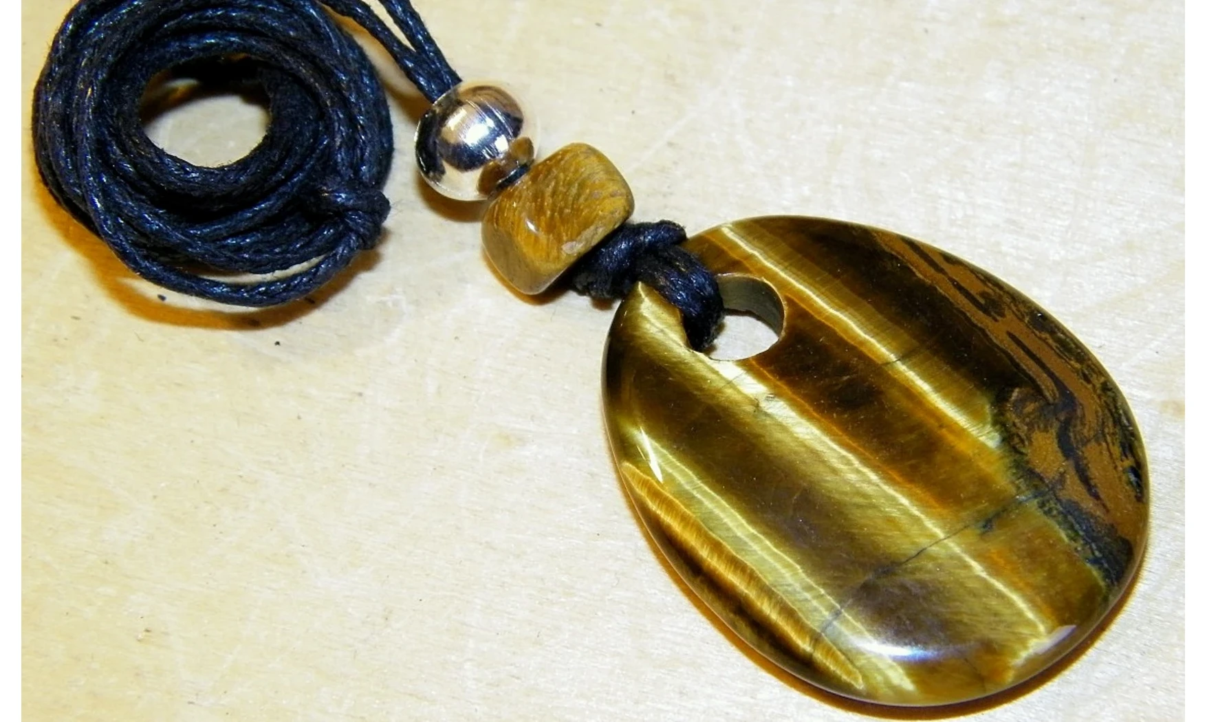 Oeil de Tigre Galet pierre pendentif