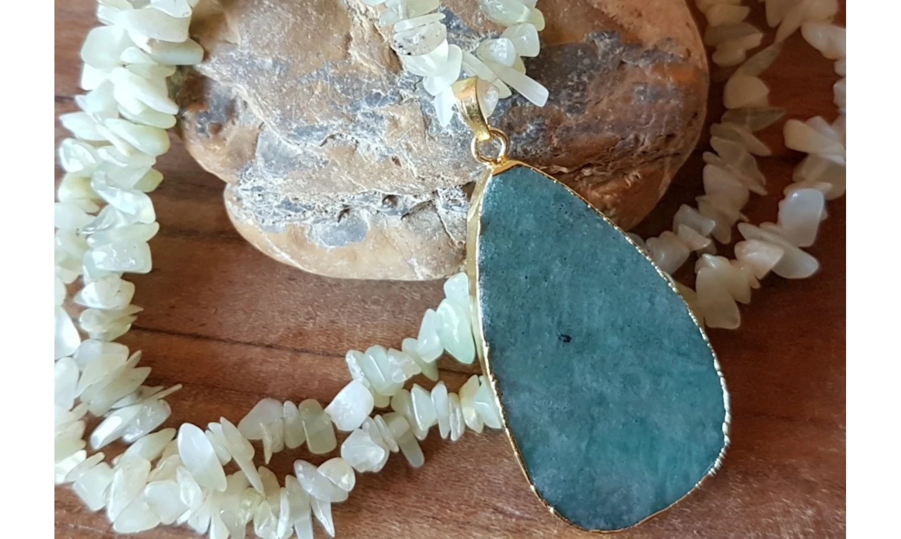 Amazonite / Jade Collier sautoir pierres