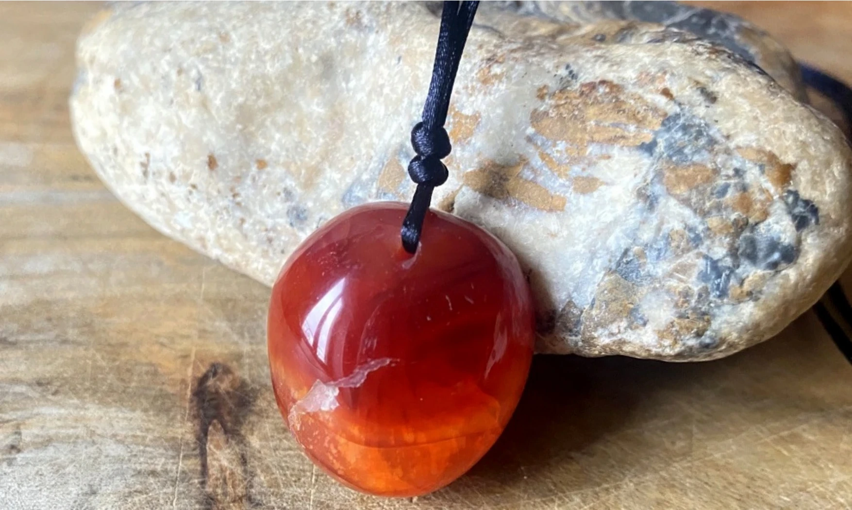 Cornaline pierre percée A pendentif