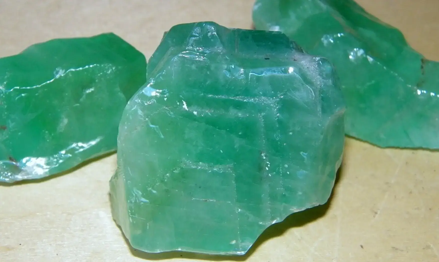 Calcite verte Pierre Brute