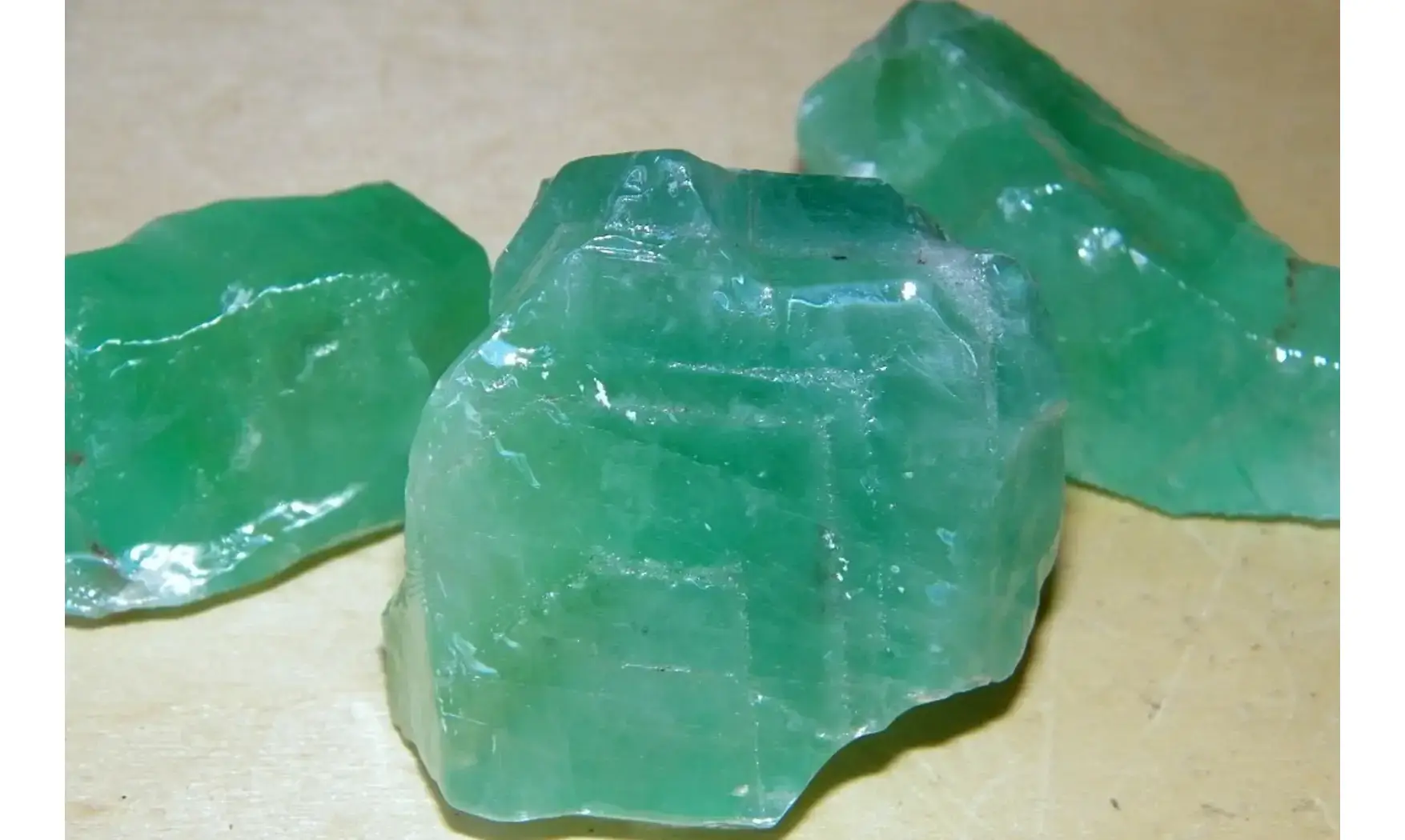 Calcite verte Pierre Brute