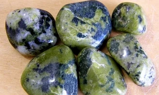 Serpentine Tumbled Stone