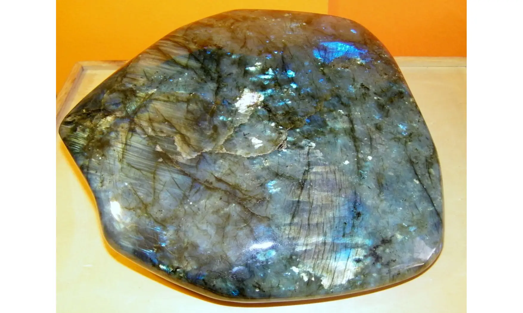 Labradorite Pierre Bloc poli