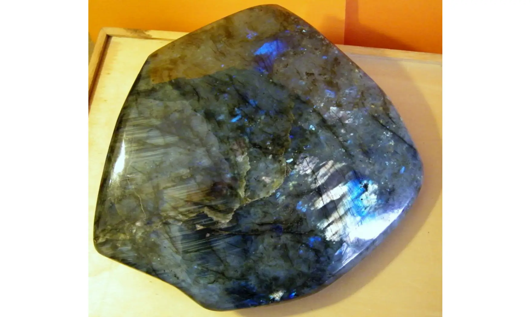 Labradorite Pierre Bloc poli