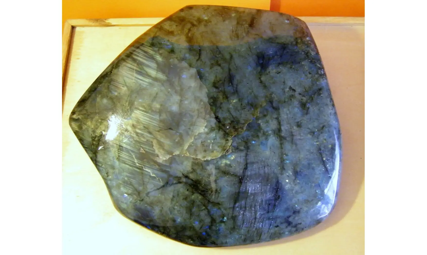 Labradorite Pierre Bloc poli