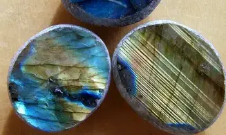Labradorite Pierre Emu Egg