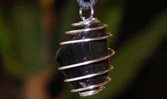 Onyx spiral pendant