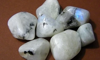 Moonstone White Tumbled Stone
