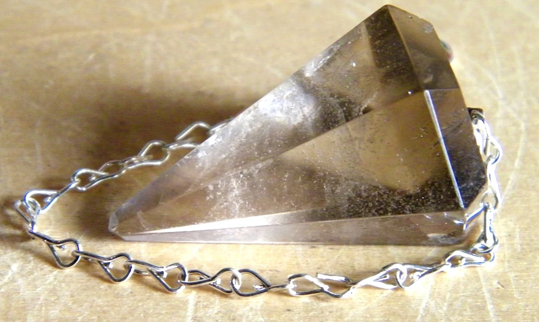 Quartz Fumé pierre pendule cône facetté