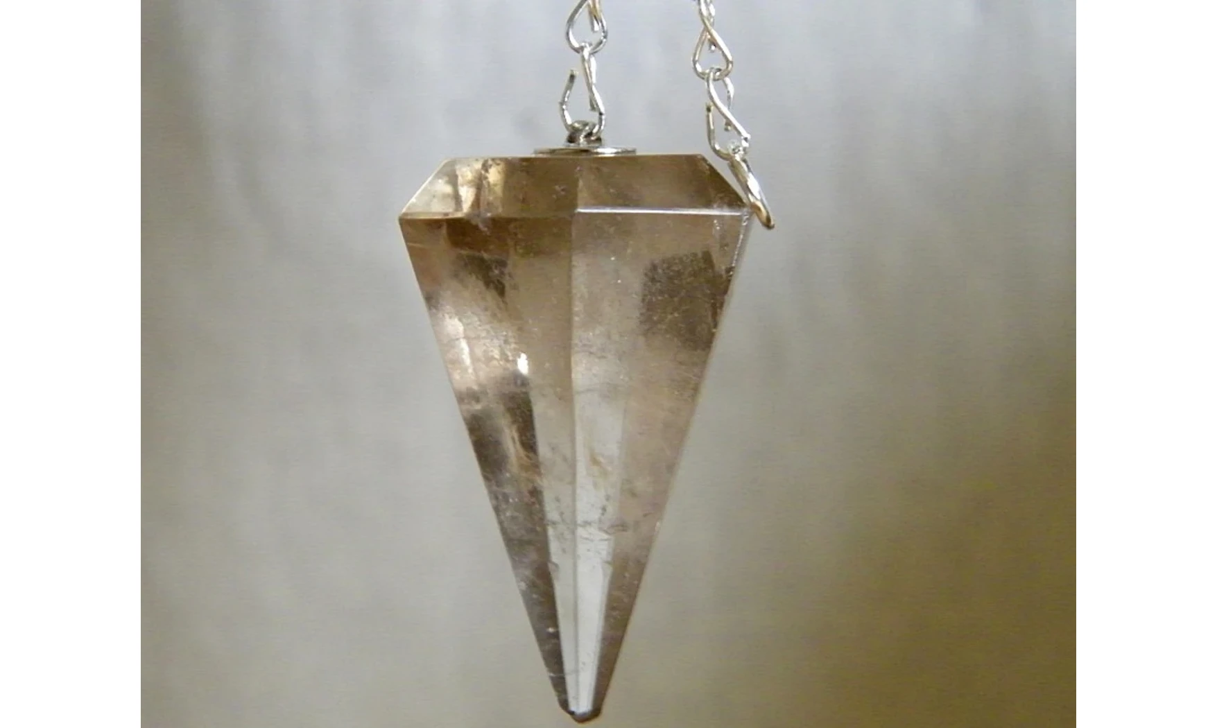 Quartz Fumé pierre pendule cône facetté