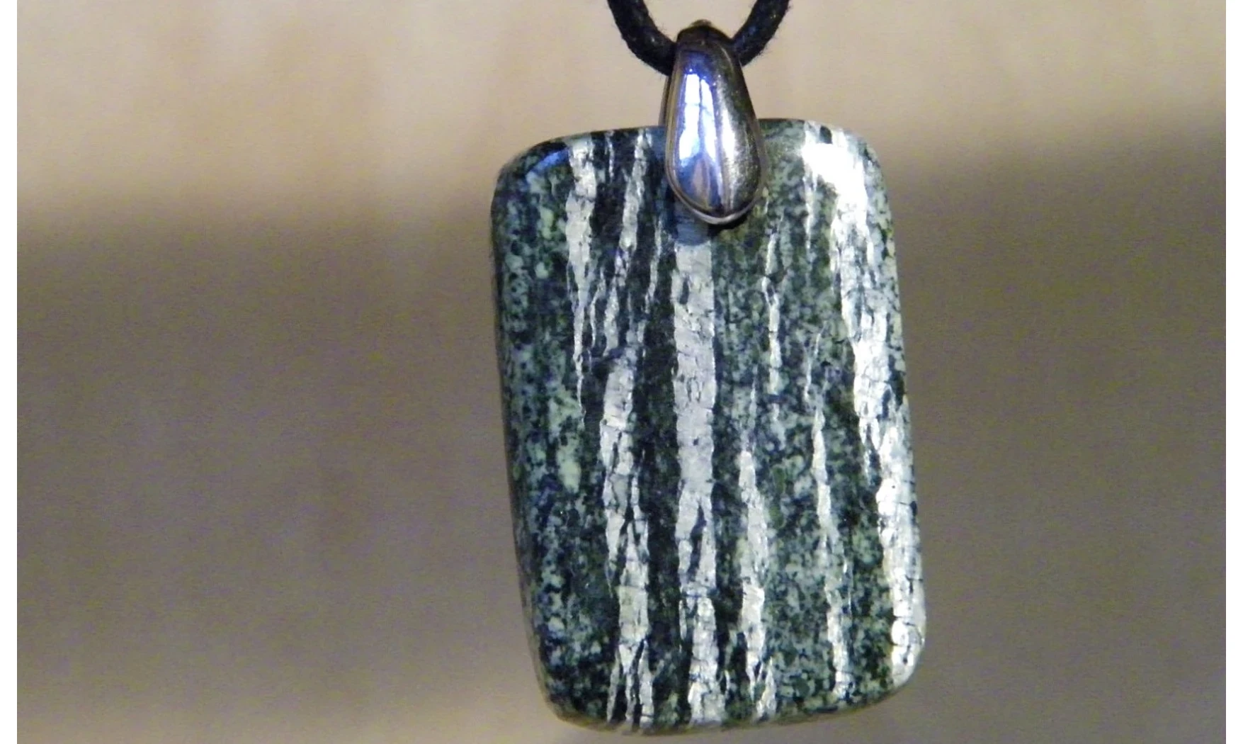 Chrysotile Galet pierre pendentif