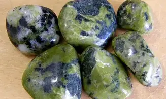 Serpentine large tumbled stone