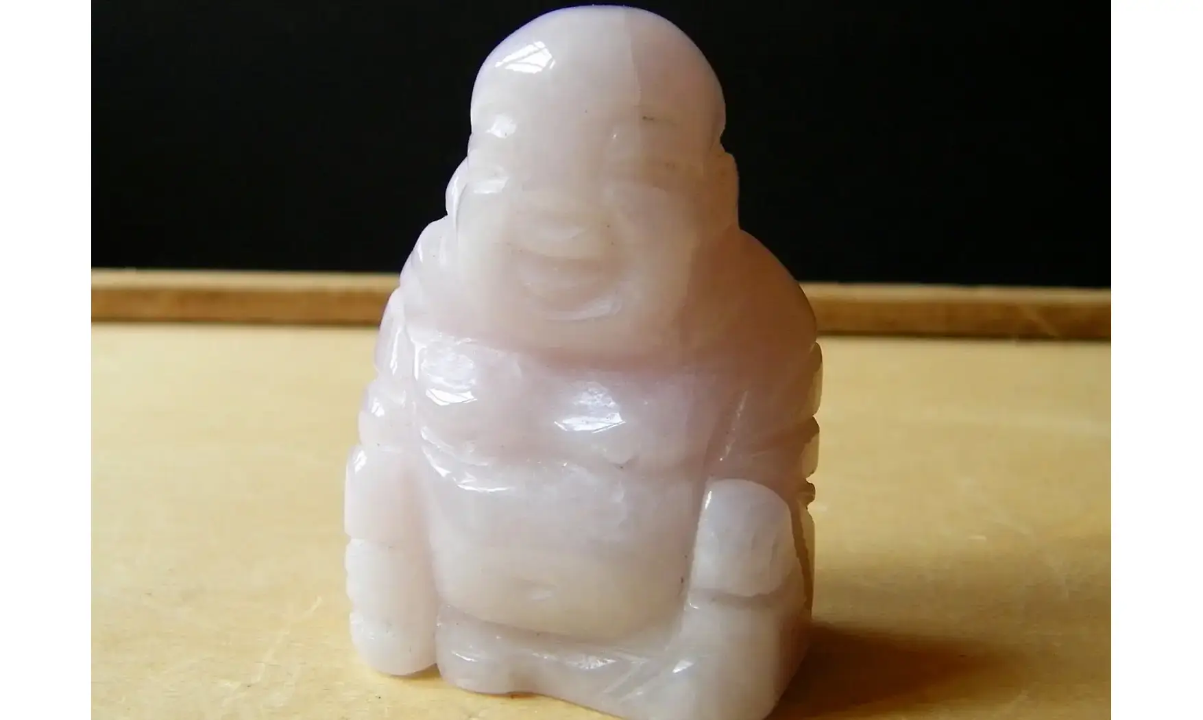 Rose quartz Buddha stone
