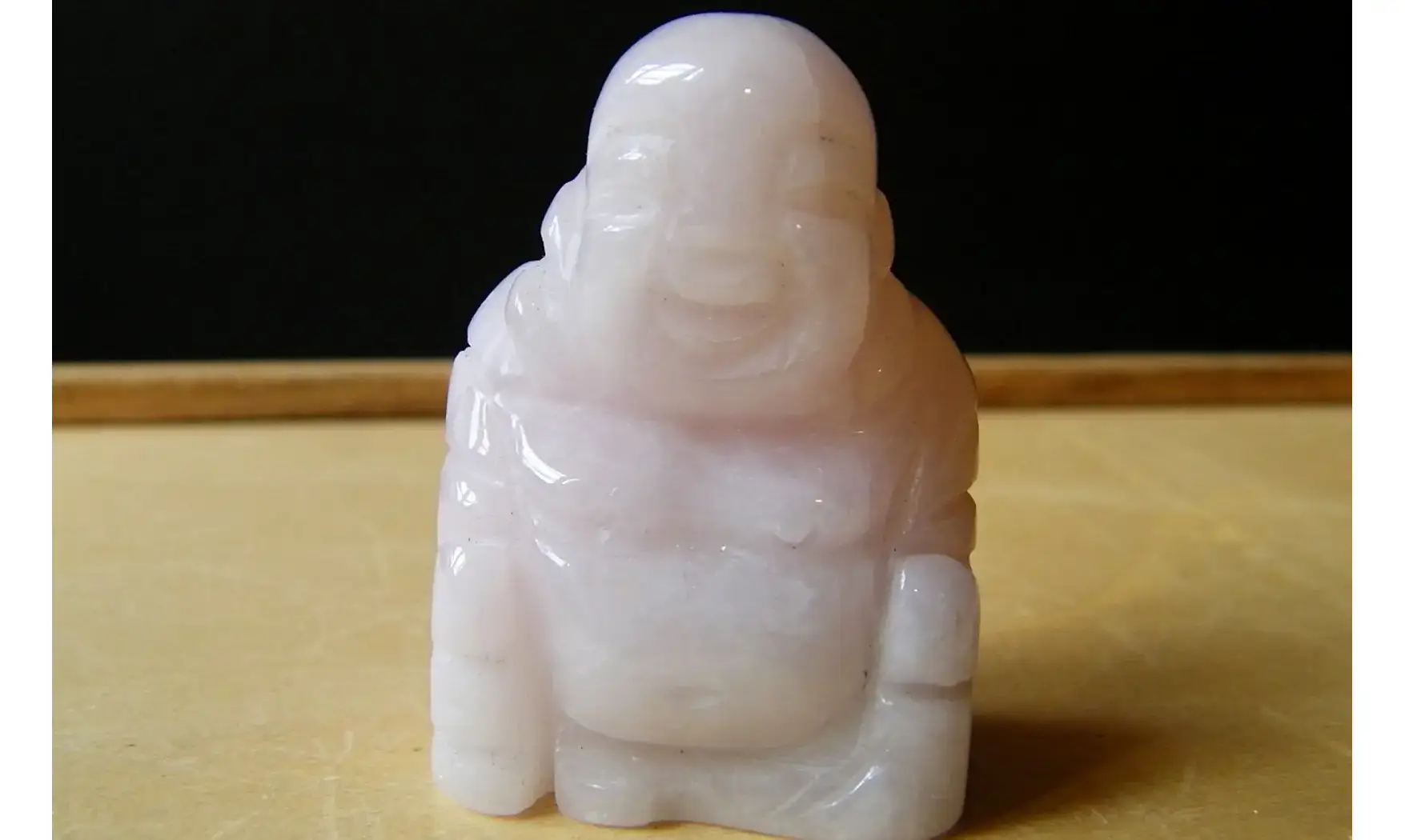 Rose quartz Buddha stone